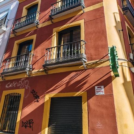 Chiqui And Vicente Suite Apartments Sevilla Bagian luar foto