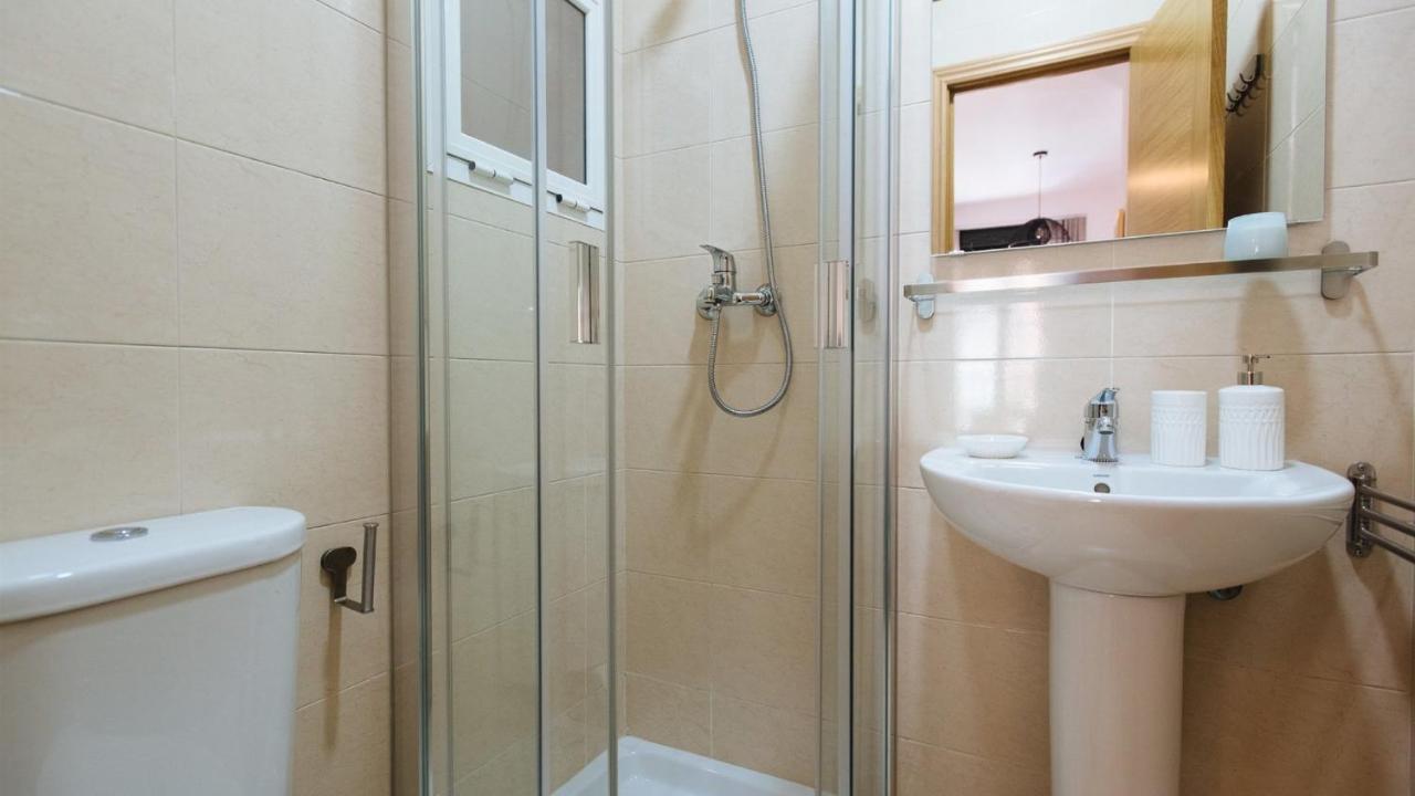 Chiqui And Vicente Suite Apartments Sevilla Bagian luar foto