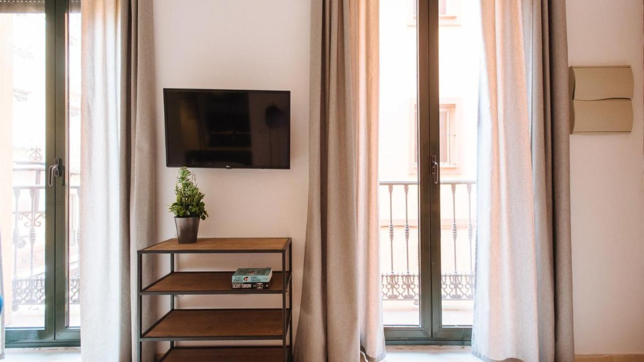 Chiqui And Vicente Suite Apartments Sevilla Bagian luar foto