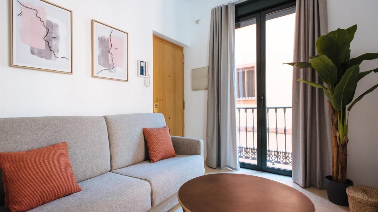 Chiqui And Vicente Suite Apartments Sevilla Bagian luar foto
