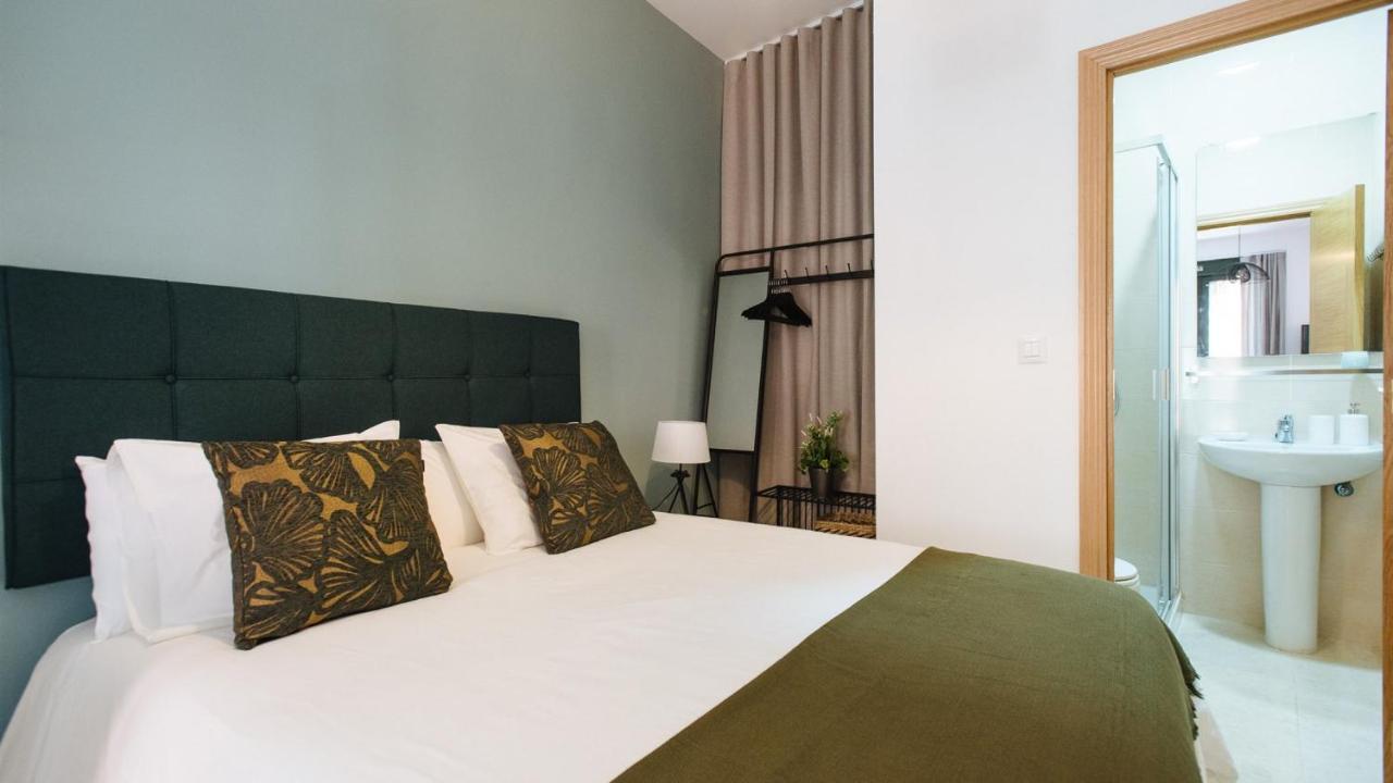 Chiqui And Vicente Suite Apartments Sevilla Bagian luar foto