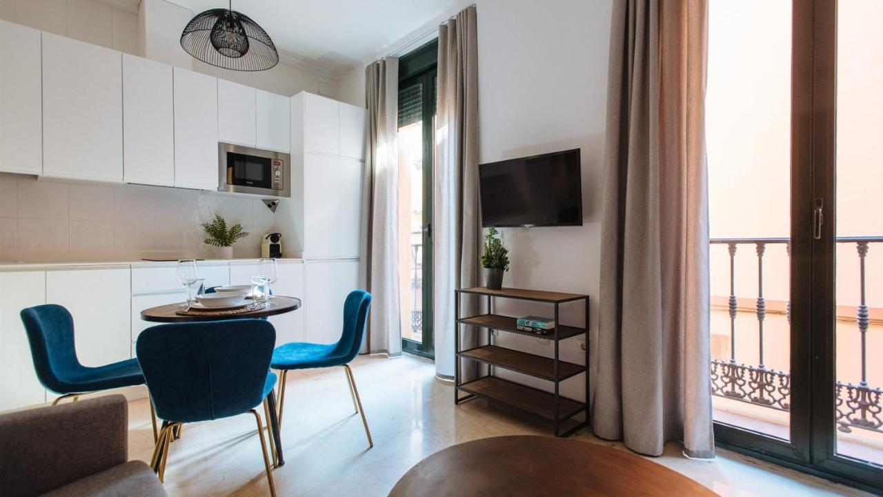 Chiqui And Vicente Suite Apartments Sevilla Bagian luar foto