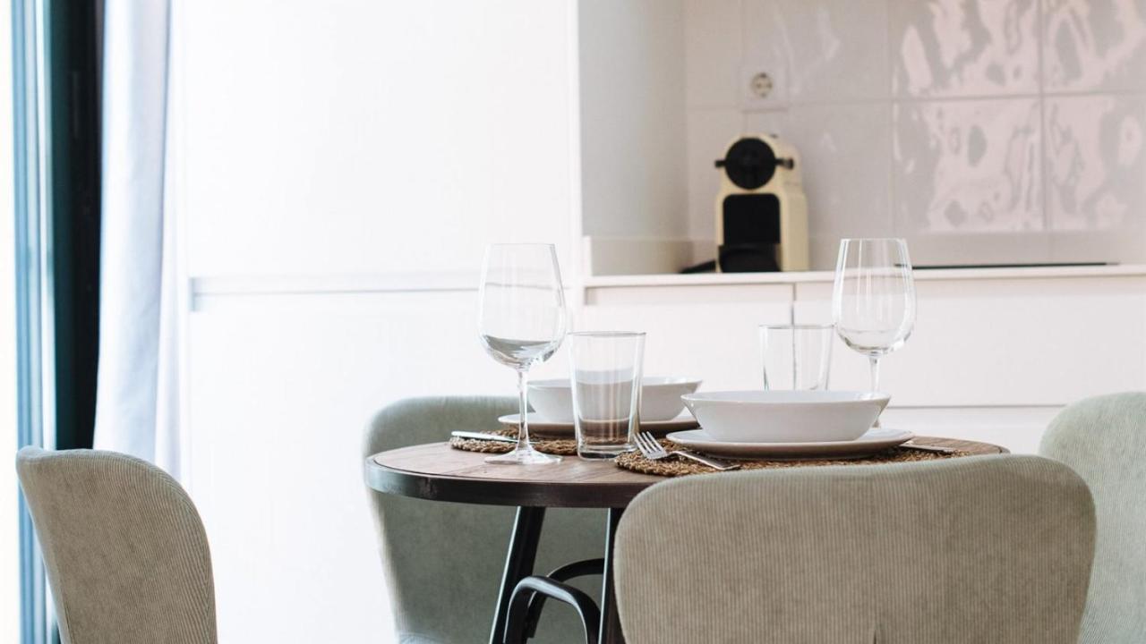Chiqui And Vicente Suite Apartments Sevilla Bagian luar foto
