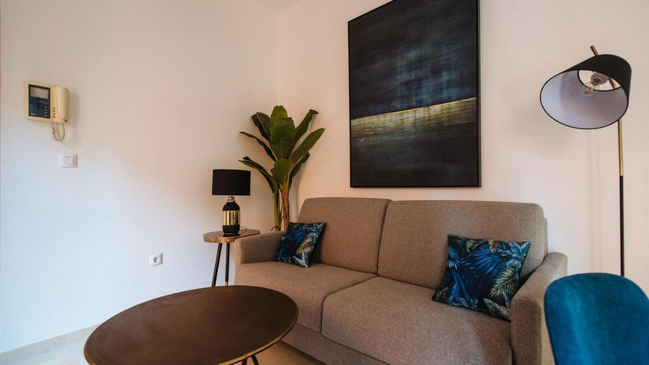 Chiqui And Vicente Suite Apartments Sevilla Bagian luar foto