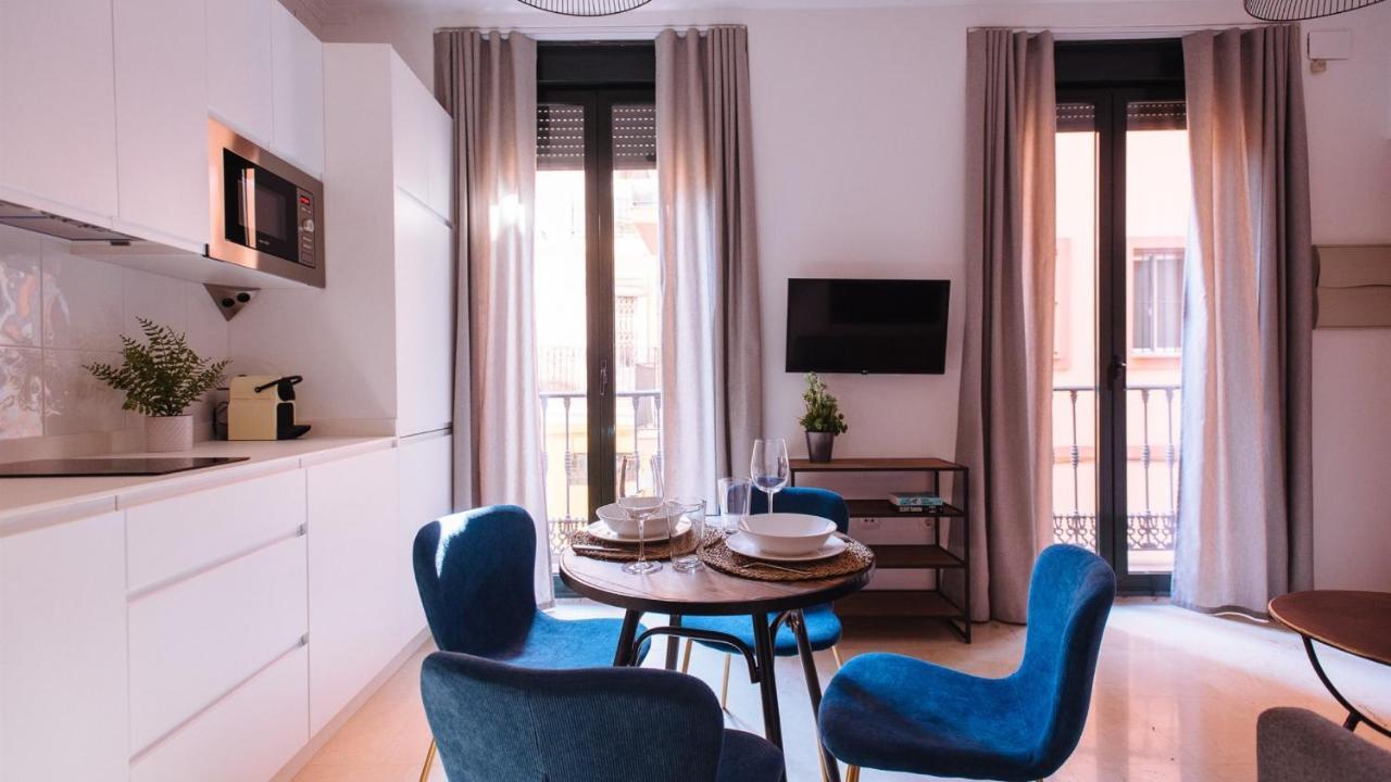 Chiqui And Vicente Suite Apartments Sevilla Bagian luar foto