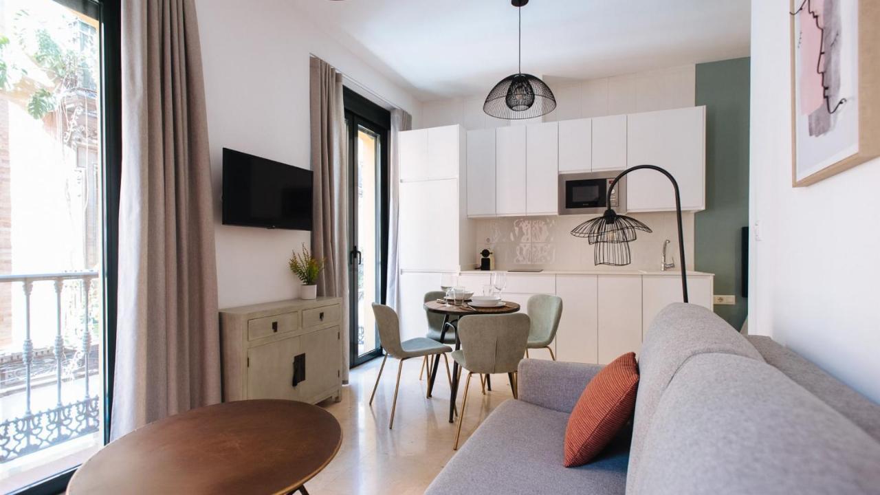 Chiqui And Vicente Suite Apartments Sevilla Bagian luar foto