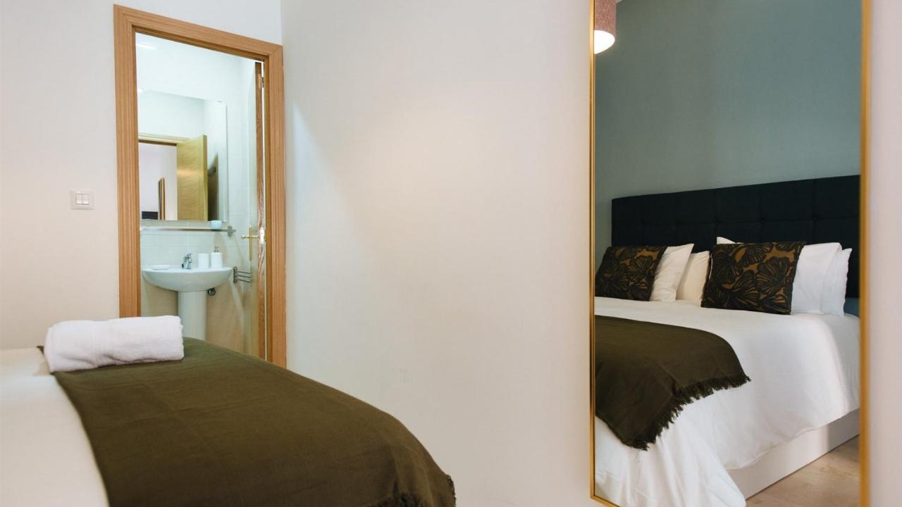 Chiqui And Vicente Suite Apartments Sevilla Bagian luar foto